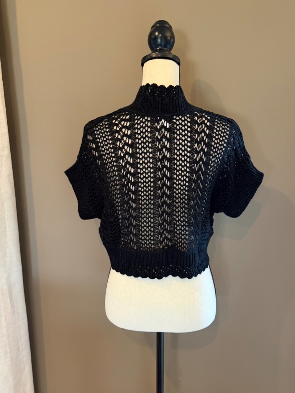 Robbie Bee Black Knitted Cropped Boho Crochet Cardigan Shrug, Size Medium - Picture 2 of 7
